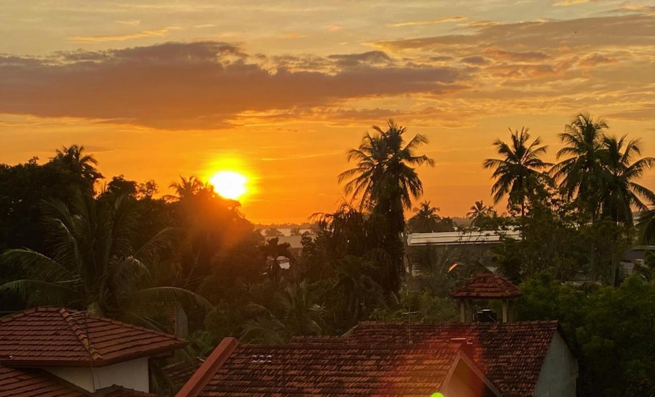 Srimadis Villa Near Airport - Negombo Dış mekan fotoğraf
