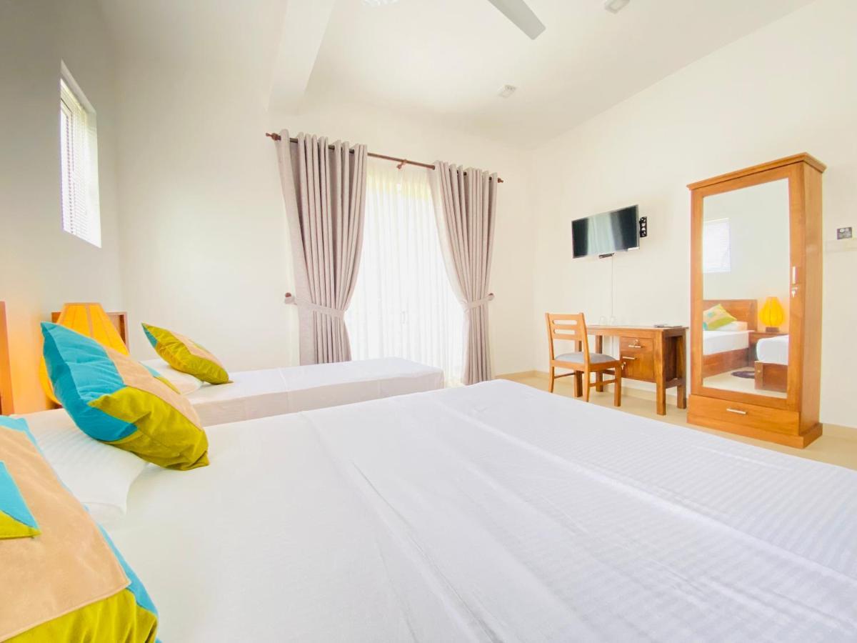 Srimadis Villa Near Airport - Negombo Dış mekan fotoğraf