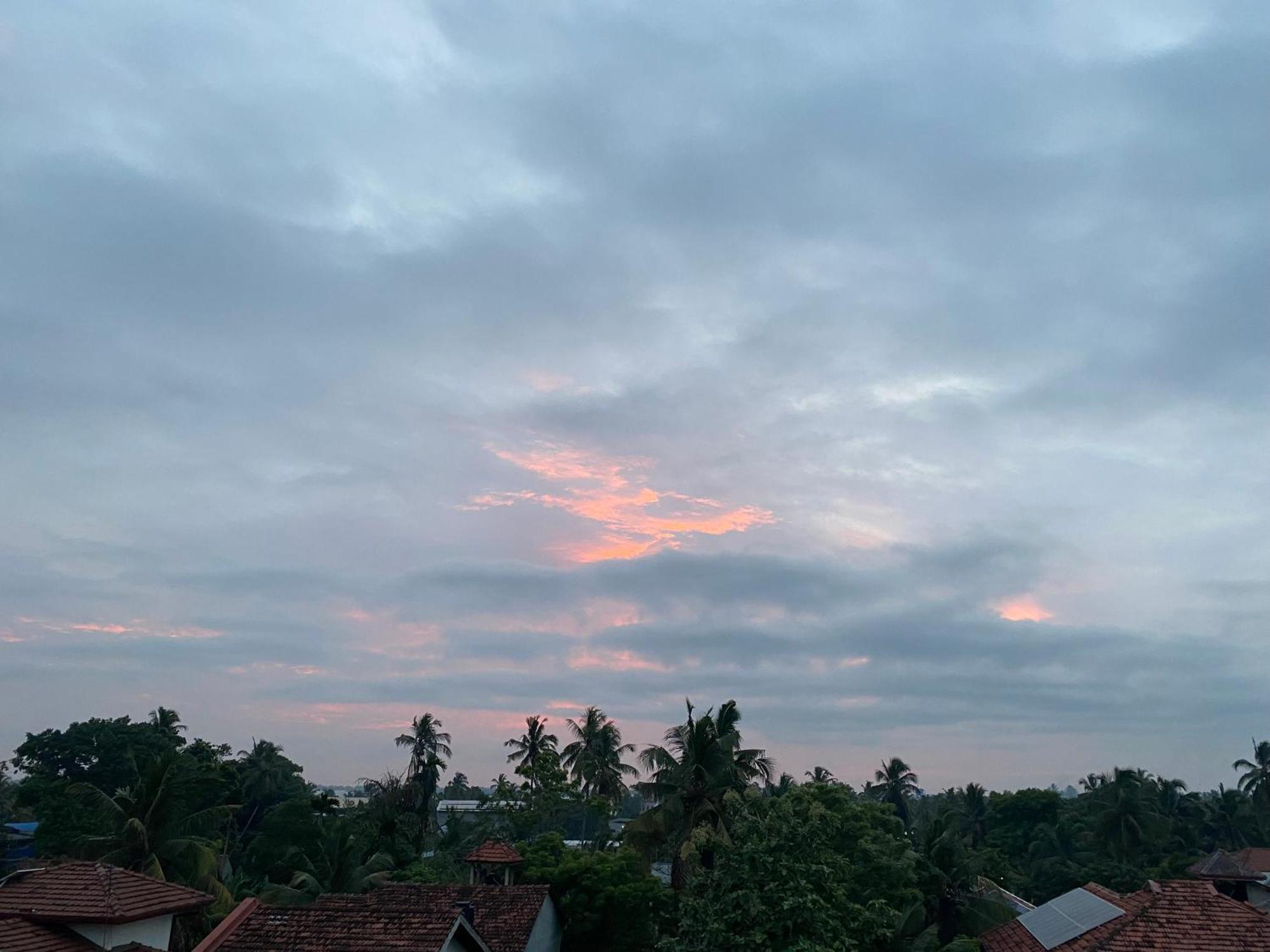 Srimadis Villa Near Airport - Negombo Dış mekan fotoğraf